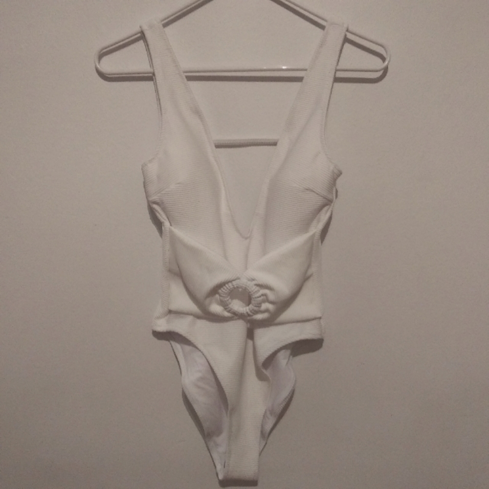 Cupshe sexy one-piece bathing suit